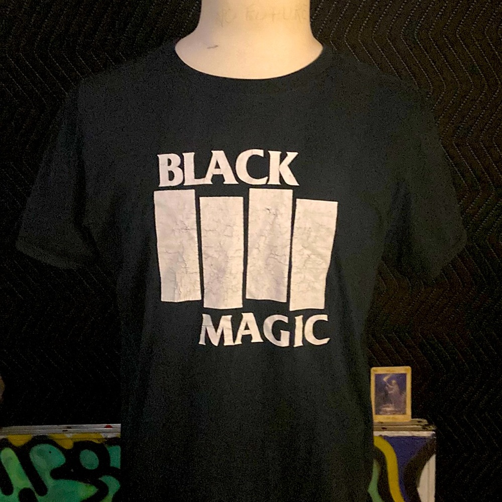Vintage Black Magic T-shirt L